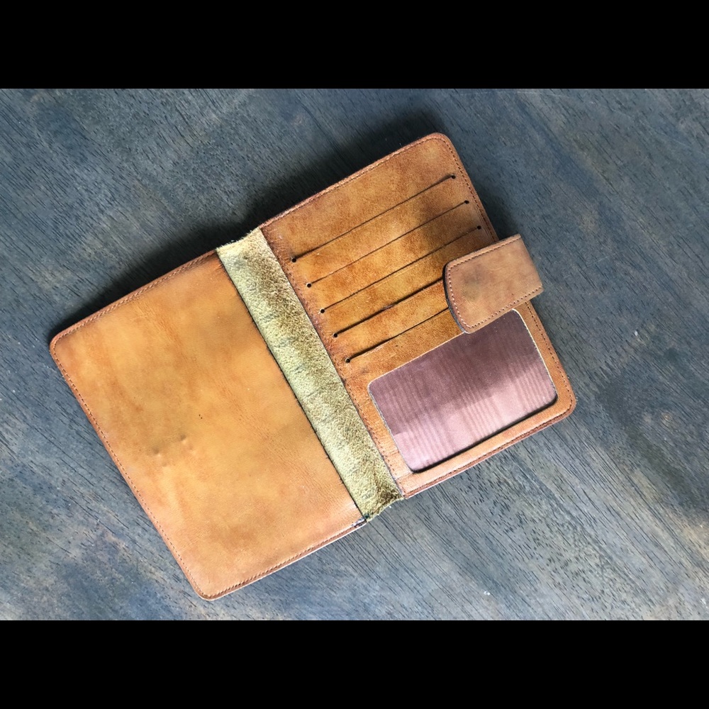 Leather Floral pattern Wallet - Picture 5 of 9